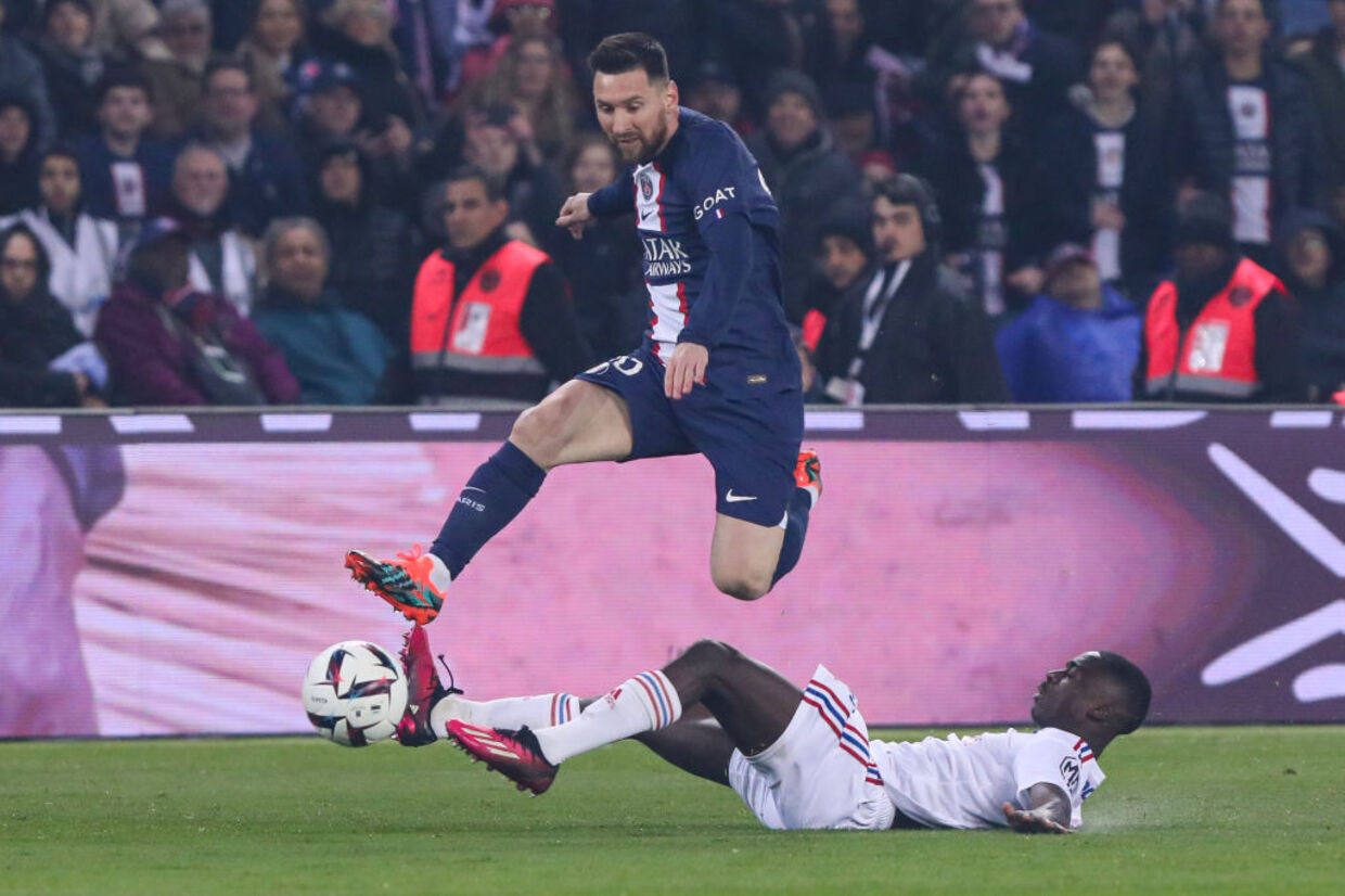 Lyon aproveita erros do PSG e impõe segunda derrota consecutiva no Parque dos Príncipes :: ogol.com.br