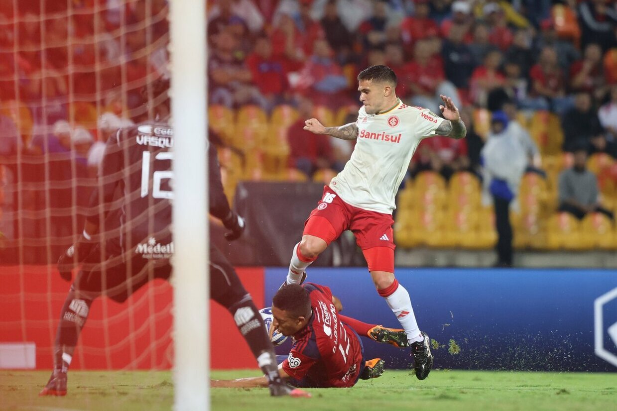 Internacional arranca empate com o Independiente Medelln em estreia na Libertadores :: ogol.com.br